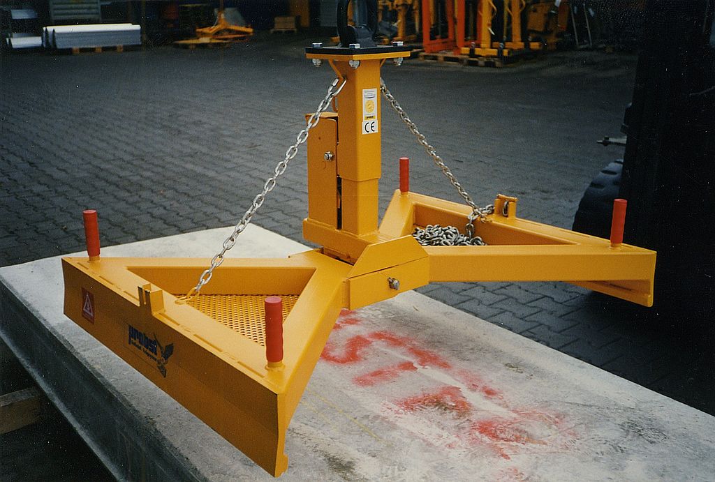 Ett oranget lyftverktyg som används för att enkelt lyfta tunga föremål.