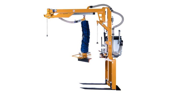 Orange vakuumlyft BV Jumbo Vario med gafflar för montering på maskin